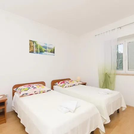 House Poets Street In Old *