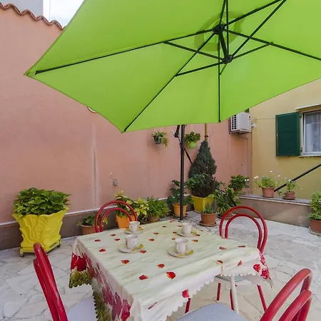 House Poets Street In Old שיבניק